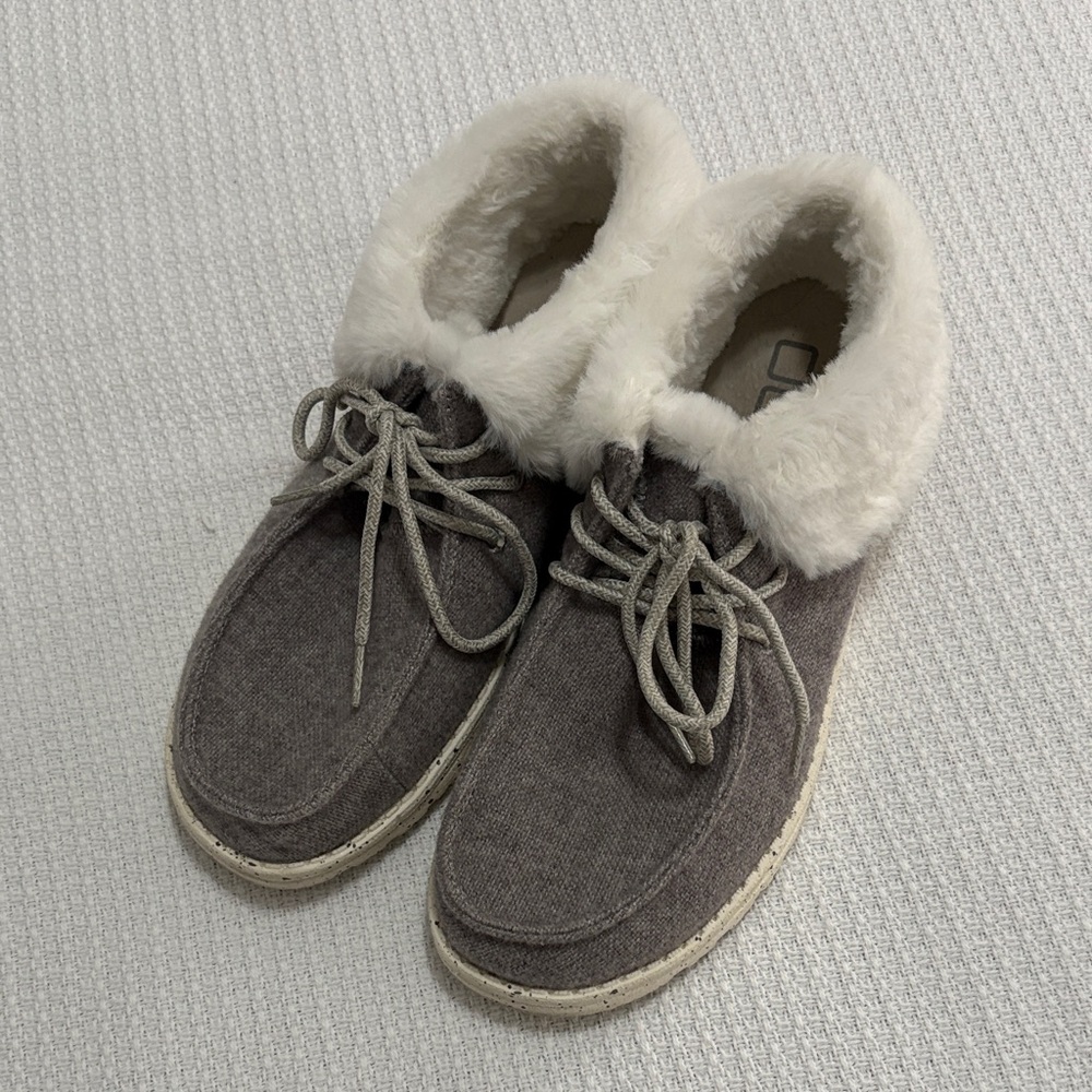 Hey dude Britt chukka slip on boots